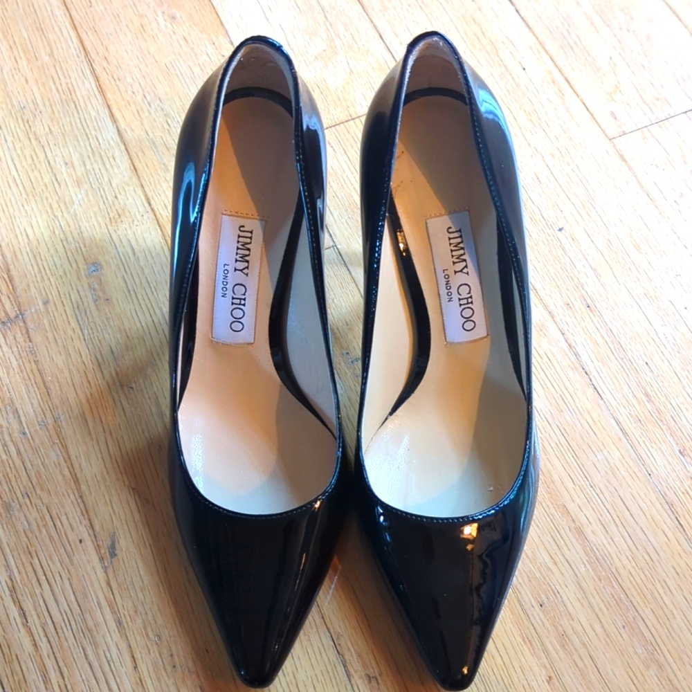 NWOT JIMMY CHOO ROMY BLACK PATENT LONDON LEATHER HEELS SIZE 37/6.5 ITALY PERFECT
